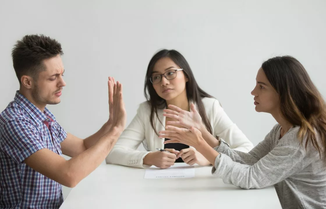 Image of couple arguing in family mediation Manchester
