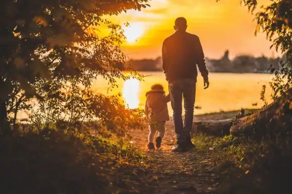 image of dad and child - parental alienation Manchester
